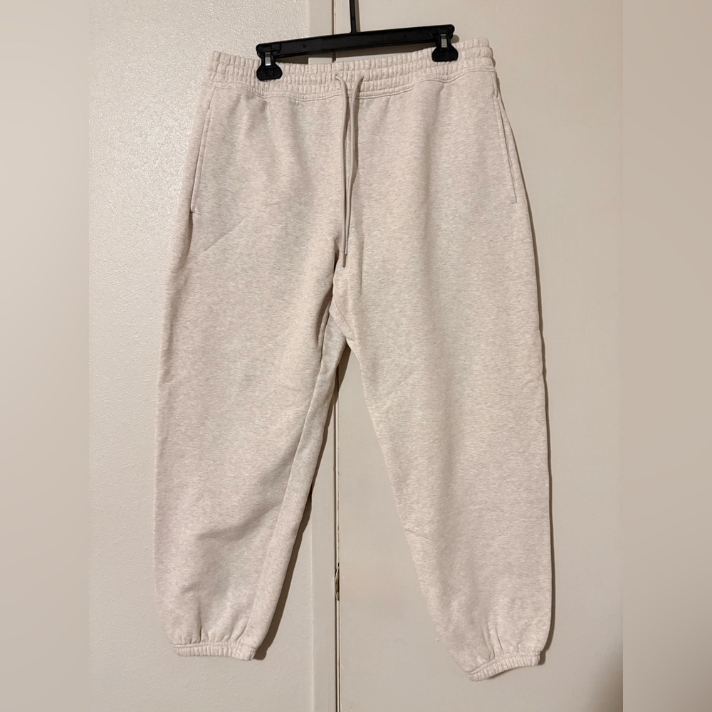 Athleta Woman’s Large Beige Joggers w/ Elastic Waist, Pockets & Ankle Cuffs